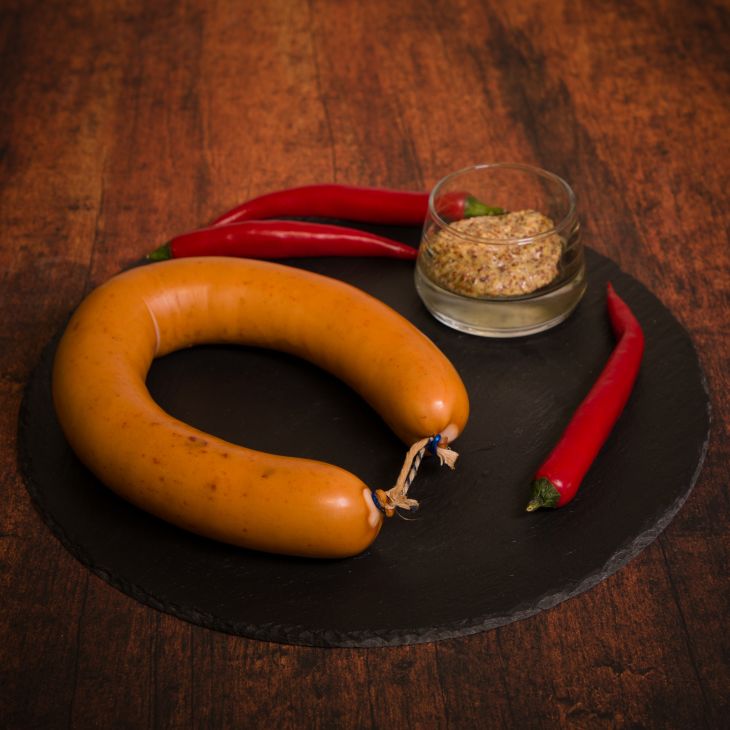 Fleischwurst mit Chili, im Ring